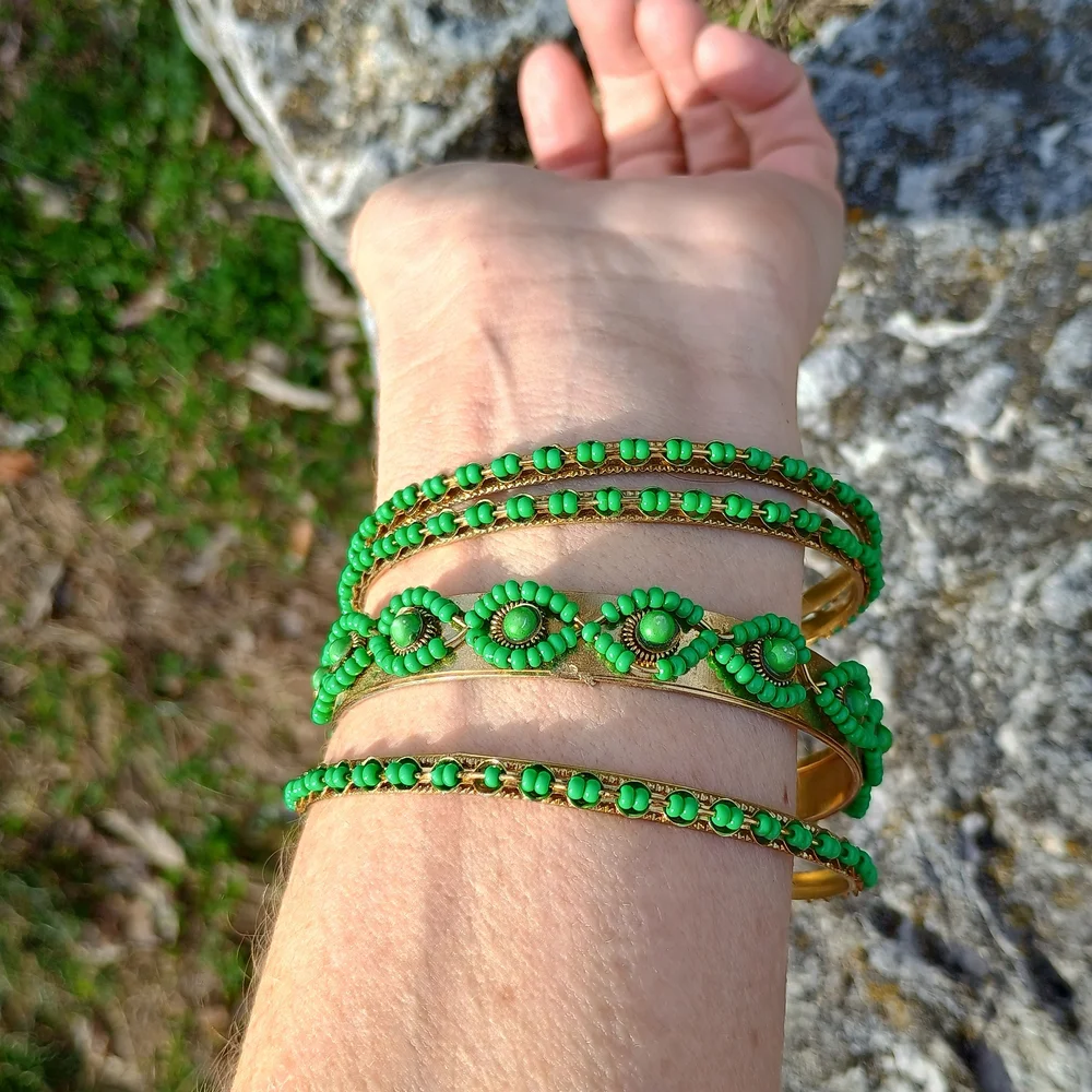 Traditional green Indian churi bangle set, South Asian jewelry, Bollywood style